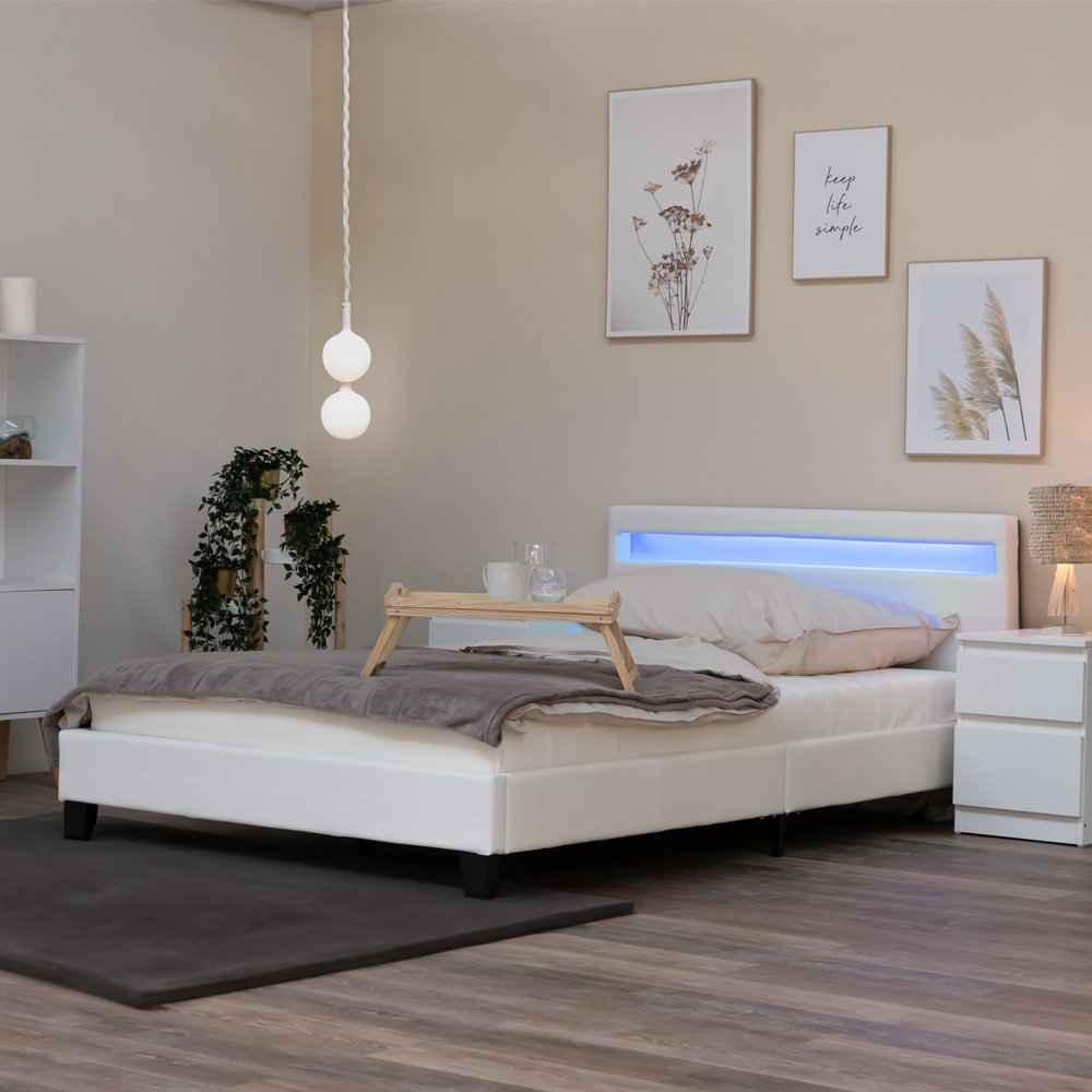 9177-Home-Deluxe-LED-Bett-ASTRO-140x200-Weiss-Ambiente01-1